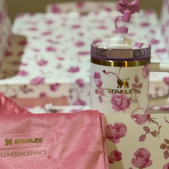 Stanley Other - Stanley x LoveShackFancy 20oz Ribbon Rosa